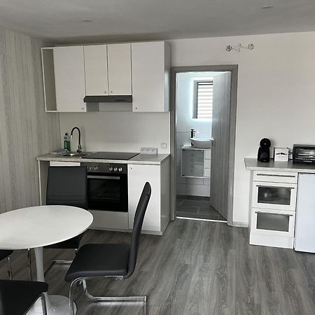 Messe-Hotelzimmer-Einzimmerappartement Леверкузен Номер фото