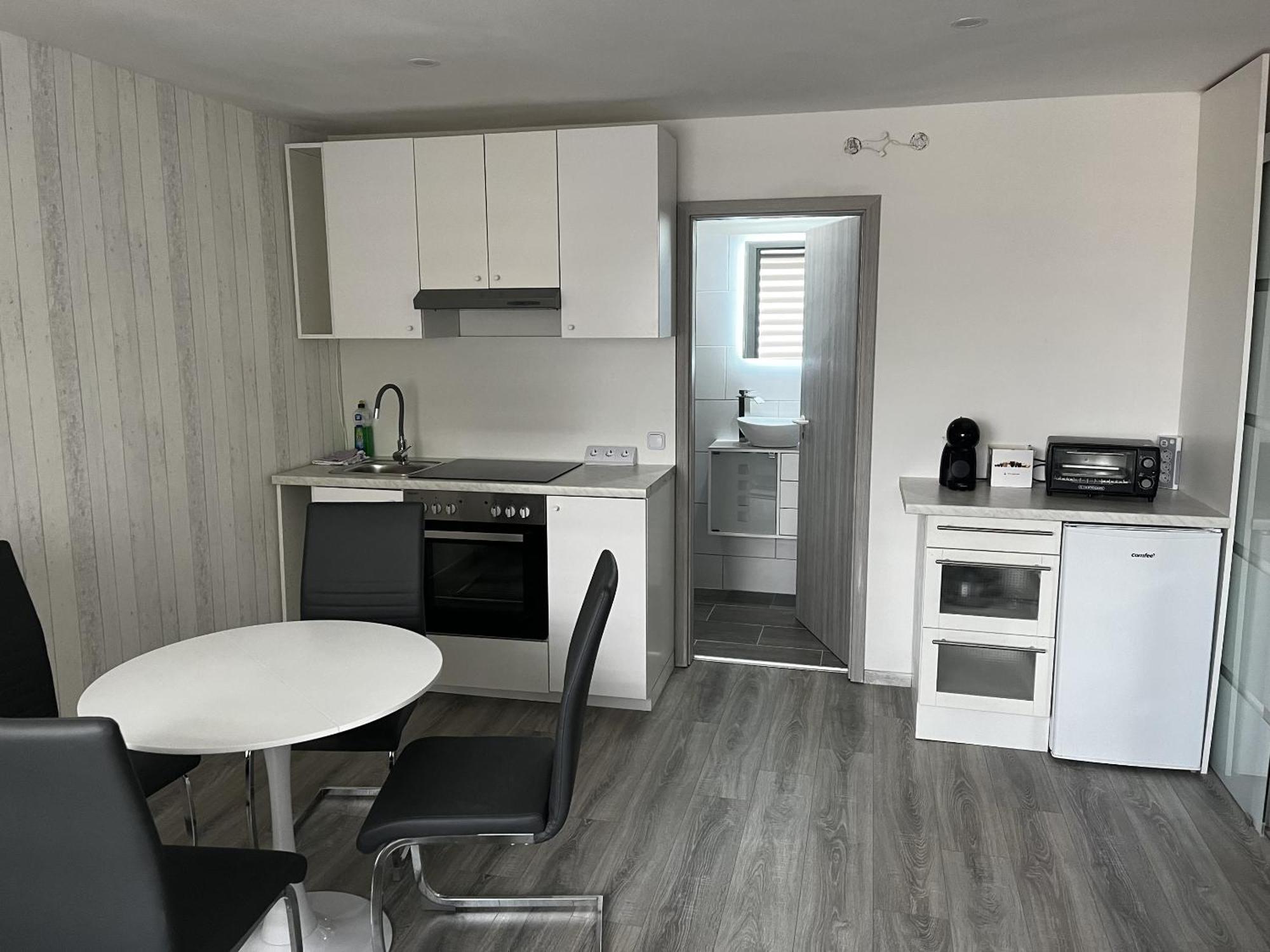 Messe-Hotelzimmer-Einzimmerappartement Леверкузен Номер фото